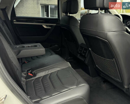 Білий Фольксваген Туарег, об'ємом двигуна 3 л та пробігом 107 тис. км за 42500 $, фото 22 на Automoto.ua