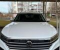 Білий Фольксваген Туарег, об'ємом двигуна 30 л та пробігом 72 тис. км за 45000 $, фото 1 на Automoto.ua