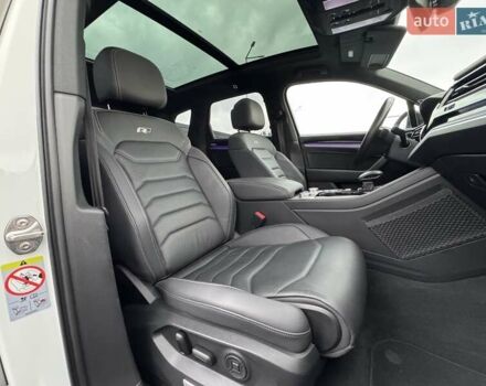 Білий Фольксваген Туарег, об'ємом двигуна 2.97 л та пробігом 148 тис. км за 53500 $, фото 15 на Automoto.ua