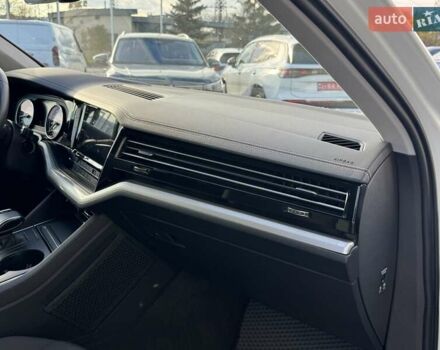 Фольксваген Туарег 2020 у Чернівцях на Automoto.ua Білий Фольксваген Туарег, об'ємом двигуна 3 л та пробігом 190 тис. км за 37800 $, фото 10 на Automoto.ua