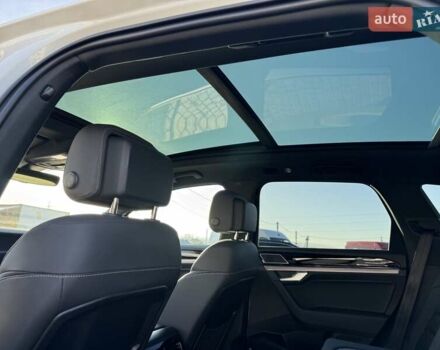 Белый Фольксваген Туарег, объемом двигателя 2.97 л и пробегом 103 тыс. км за 59500 $, фото 35 на Automoto.ua