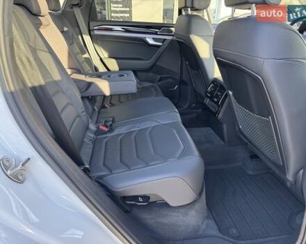 Белый Фольксваген Туарег, объемом двигателя 2.97 л и пробегом 103 тыс. км за 59500 $, фото 44 на Automoto.ua