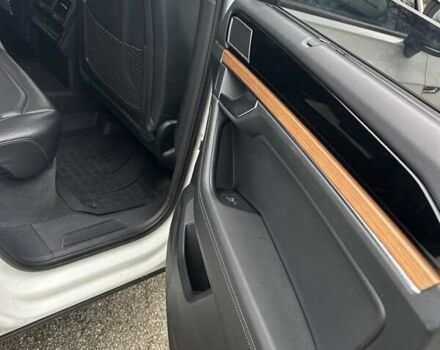 Білий Фольксваген Туарег, об'ємом двигуна 3 л та пробігом 95 тис. км за 53500 $, фото 68 на Automoto.ua