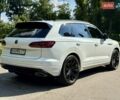 Білий Фольксваген Туарег, об'ємом двигуна 3 л та пробігом 170 тис. км за 42950 $, фото 4 на Automoto.ua
