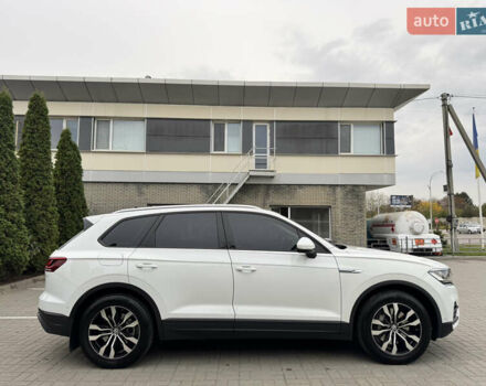 Білий Фольксваген Туарег, об'ємом двигуна 3 л та пробігом 107 тис. км за 42500 $, фото 7 на Automoto.ua