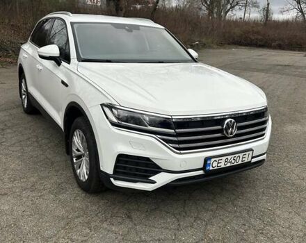 Білий Фольксваген Туарег, об'ємом двигуна 3 л та пробігом 95 тис. км за 53500 $, фото 2 на Automoto.ua