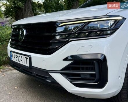 Білий Фольксваген Туарег, об'ємом двигуна 3 л та пробігом 170 тис. км за 42950 $, фото 110 на Automoto.ua