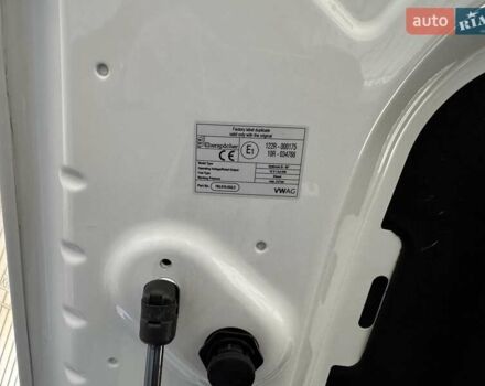 Белый Фольксваген Туарег, объемом двигателя 2.97 л и пробегом 103 тыс. км за 59500 $, фото 62 на Automoto.ua