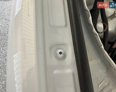 Белый Фольксваген Туарег, объемом двигателя 2.97 л и пробегом 103 тыс. км за 59500 $, фото 64 на Automoto.ua