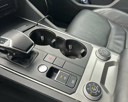 Білий Фольксваген Туарег, об'ємом двигуна 3 л та пробігом 95 тис. км за 53500 $, фото 96 на Automoto.ua