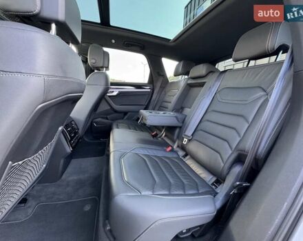 Белый Фольксваген Туарег, объемом двигателя 2.97 л и пробегом 148 тыс. км за 54500 $, фото 22 на Automoto.ua