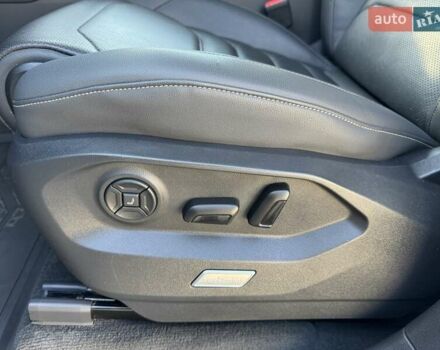 Белый Фольксваген Туарег, объемом двигателя 2.97 л и пробегом 103 тыс. км за 59500 $, фото 27 на Automoto.ua