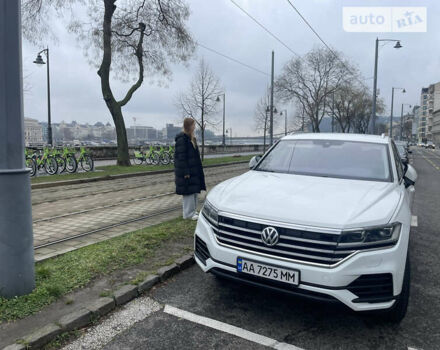 Белый Фольксваген Туарег, объемом двигателя 3 л и пробегом 115 тыс. км за 39900 $, фото 3 на Automoto.ua