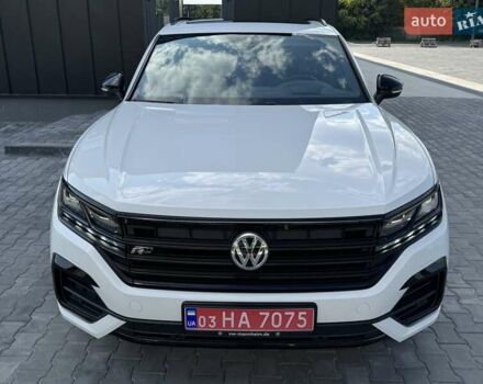 Белый Фольксваген Туарег, объемом двигателя 2.97 л и пробегом 148 тыс. км за 54500 $, фото 2 на Automoto.ua