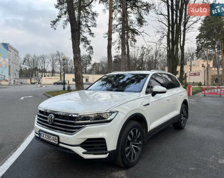 Белый Фольксваген Туарег, объемом двигателя 3 л и пробегом 109 тыс. км за 39700 $, фото 2 на Automoto.ua