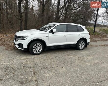 Білий Фольксваген Туарег, об'ємом двигуна 3 л та пробігом 95 тис. км за 53500 $, фото 14 на Automoto.ua