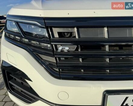 Белый Фольксваген Туарег, объемом двигателя 2.97 л и пробегом 103 тыс. км за 59500 $, фото 16 на Automoto.ua