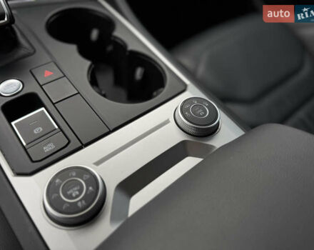 Білий Фольксваген Туарег, об'ємом двигуна 3 л та пробігом 107 тис. км за 42500 $, фото 26 на Automoto.ua