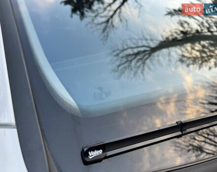 Белый Фольксваген Туарег, объемом двигателя 3 л и пробегом 109 тыс. км за 39700 $, фото 11 на Automoto.ua