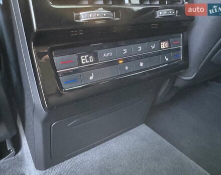 Белый Фольксваген Туарег, объемом двигателя 2.97 л и пробегом 148 тыс. км за 54500 $, фото 39 на Automoto.ua