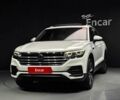 Фольксваген Туарег 2020 у Києві на Automoto.ua Білий Фольксваген Туарег, об'ємом двигуна 3 л та пробігом 25 тис. км за 34000 $, фото 1 на Automoto.ua
