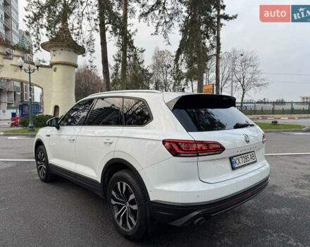 Белый Фольксваген Туарег, объемом двигателя 3 л и пробегом 109 тыс. км за 39700 $, фото 4 на Automoto.ua