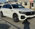 Белый Фольксваген Туарег, объемом двигателя 2.97 л и пробегом 103 тыс. км за 59500 $, фото 3 на Automoto.ua