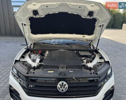 Белый Фольксваген Туарег, объемом двигателя 2.97 л и пробегом 148 тыс. км за 54500 $, фото 44 на Automoto.ua