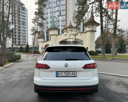 Белый Фольксваген Туарег, объемом двигателя 3 л и пробегом 109 тыс. км за 39700 $, фото 5 на Automoto.ua