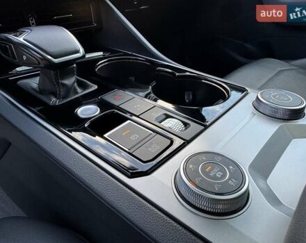 Белый Фольксваген Туарег, объемом двигателя 2.97 л и пробегом 148 тыс. км за 54500 $, фото 37 на Automoto.ua