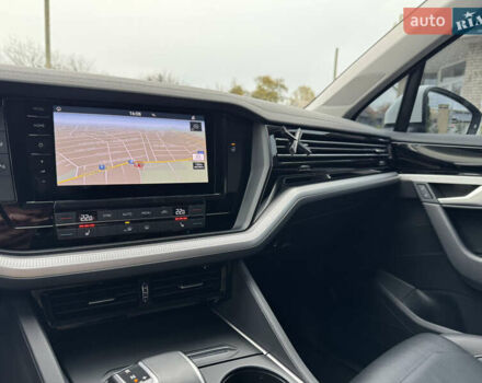 Білий Фольксваген Туарег, об'ємом двигуна 3 л та пробігом 107 тис. км за 42500 $, фото 28 на Automoto.ua