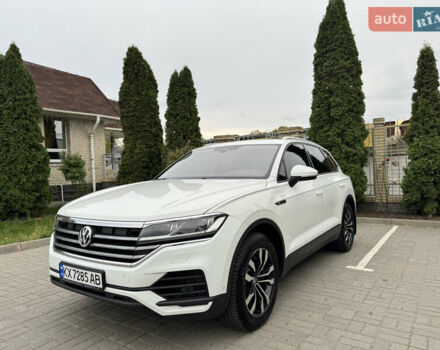 Білий Фольксваген Туарег, об'ємом двигуна 3 л та пробігом 107 тис. км за 42500 $, фото 2 на Automoto.ua