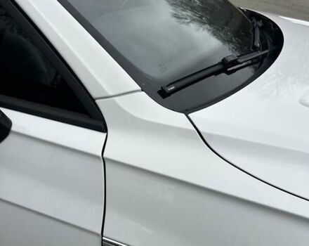 Білий Фольксваген Туарег, об'ємом двигуна 3 л та пробігом 95 тис. км за 53500 $, фото 43 на Automoto.ua