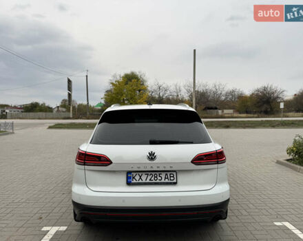 Білий Фольксваген Туарег, об'ємом двигуна 3 л та пробігом 107 тис. км за 42500 $, фото 5 на Automoto.ua