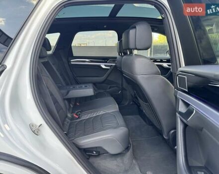 Белый Фольксваген Туарег, объемом двигателя 2.97 л и пробегом 148 тыс. км за 54500 $, фото 18 на Automoto.ua