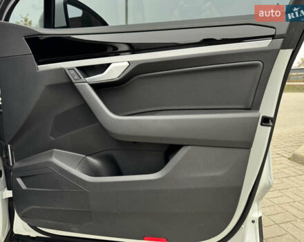 Білий Фольксваген Туарег, об'ємом двигуна 3 л та пробігом 107 тис. км за 42500 $, фото 23 на Automoto.ua