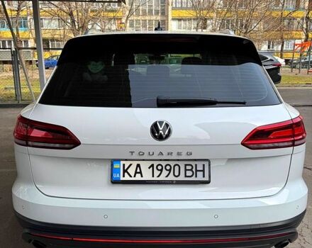 Білий Фольксваген Туарег, об'ємом двигуна 30 л та пробігом 72 тис. км за 45000 $, фото 2 на Automoto.ua