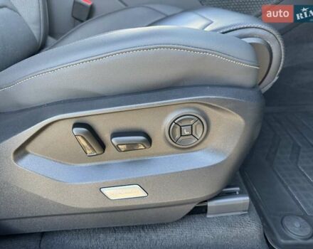 Белый Фольксваген Туарег, объемом двигателя 2.97 л и пробегом 103 тыс. км за 59500 $, фото 49 на Automoto.ua