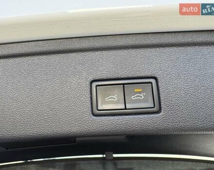 Белый Фольксваген Туарег, объемом двигателя 2.97 л и пробегом 103 тыс. км за 59500 $, фото 41 на Automoto.ua