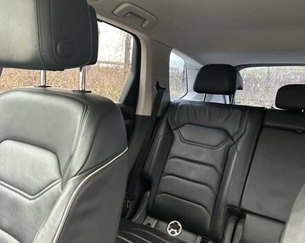 Білий Фольксваген Туарег, об'ємом двигуна 3 л та пробігом 95 тис. км за 53500 $, фото 92 на Automoto.ua