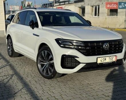 Белый Фольксваген Туарег, объемом двигателя 2.97 л и пробегом 103 тыс. км за 59500 $, фото 2 на Automoto.ua