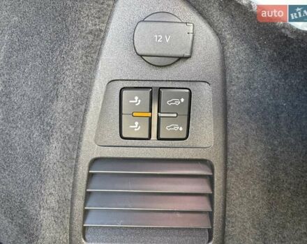 Белый Фольксваген Туарег, объемом двигателя 2.97 л и пробегом 103 тыс. км за 59500 $, фото 40 на Automoto.ua