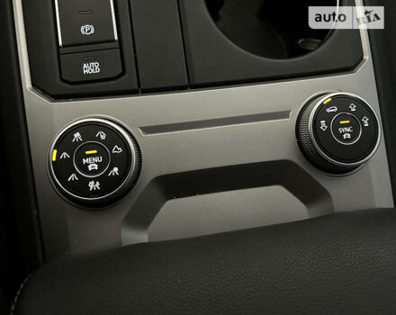 Білий Фольксваген Туарег, об'ємом двигуна 3 л та пробігом 95 тис. км за 53500 $, фото 18 на Automoto.ua