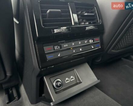 Білий Фольксваген Туарег, об'ємом двигуна 2.97 л та пробігом 148 тис. км за 53500 $, фото 26 на Automoto.ua