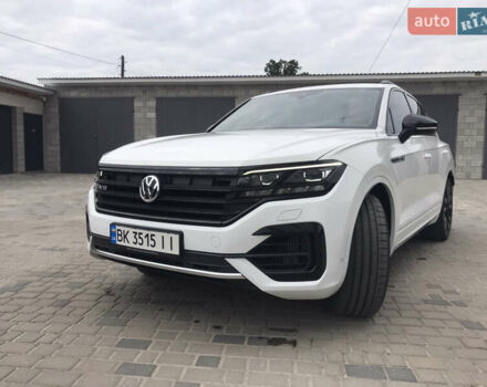 Білий Фольксваген Туарег, об'ємом двигуна 3.96 л та пробігом 126 тис. км за 59500 $, фото 6 на Automoto.ua