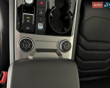 Белый Фольксваген Туарег, объемом двигателя 2.97 л и пробегом 103 тыс. км за 59500 $, фото 67 на Automoto.ua