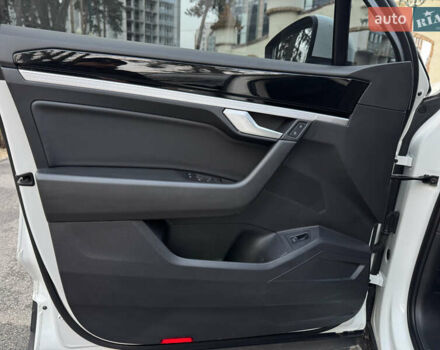 Белый Фольксваген Туарег, объемом двигателя 3 л и пробегом 109 тыс. км за 39700 $, фото 13 на Automoto.ua