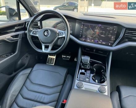 Белый Фольксваген Туарег, объемом двигателя 2.97 л и пробегом 148 тыс. км за 54500 $, фото 15 на Automoto.ua