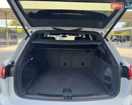 Белый Фольксваген Туарег, объемом двигателя 2.97 л и пробегом 148 тыс. км за 54500 $, фото 32 на Automoto.ua