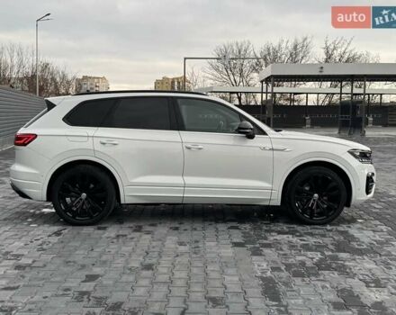 Білий Фольксваген Туарег, об'ємом двигуна 2.97 л та пробігом 148 тис. км за 53500 $, фото 3 на Automoto.ua
